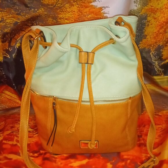 SIMPLY NOELLE GREEN AND BROWN DRAWSTRING DUFFEL SHOULDER HANDBAG - Picture 1 of 10